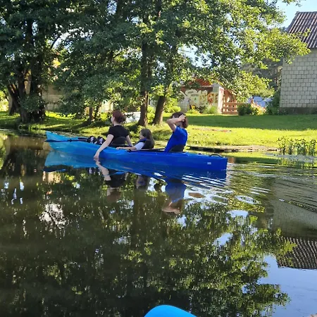 Dom wakacyjny Dom Nad Rzeką Legą *